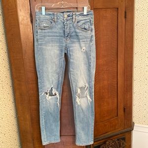 Medium wash to girl jeans.